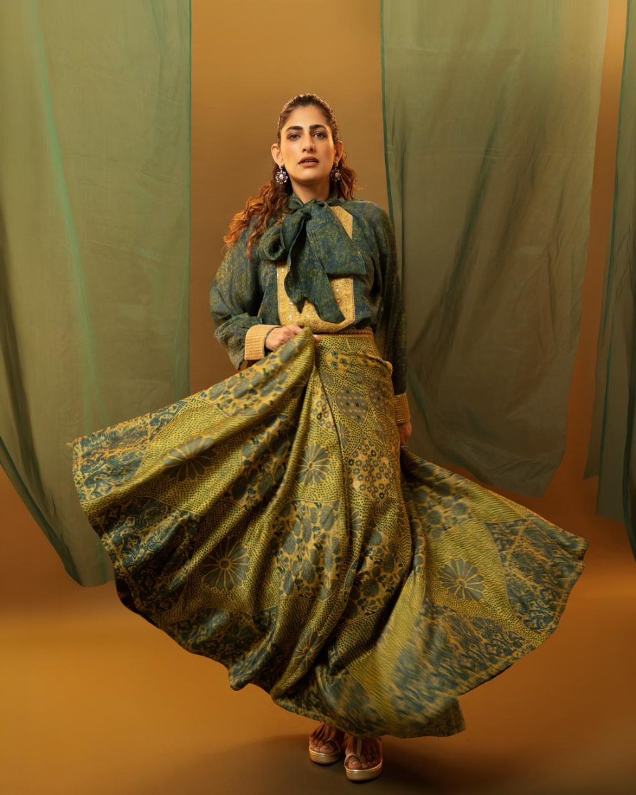 Kubbra Sait portrait 12